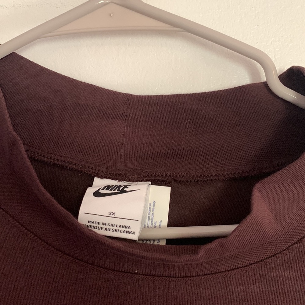 Nike - Picture 2 of 3